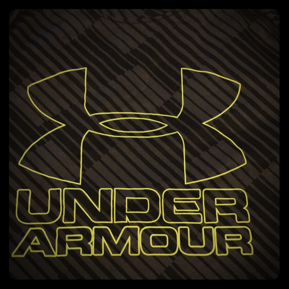 *SOLD. Under Armour Heat Gear YLG/JG Loose Black